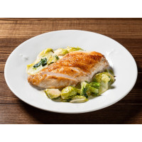 Філе домашньої курки з горіхово-родзинковим соусом 420 г